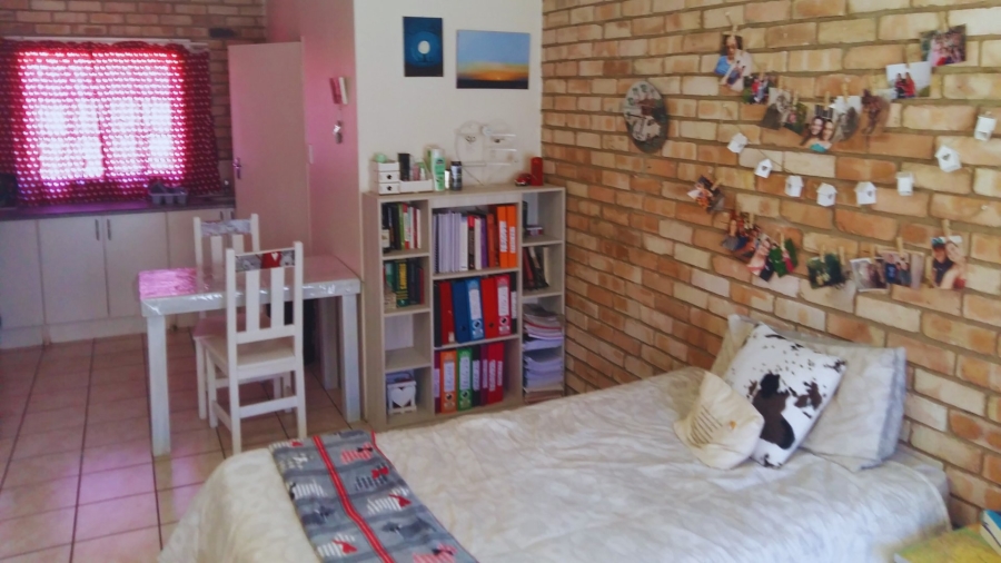 16 Bedroom Property for Sale in Bult West North West